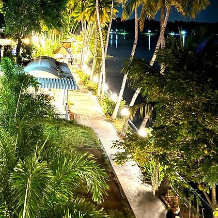 Jaladarshini Lakeside Gardens Panzió Kollam Kültér fotó